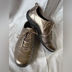 Ros Hommerson Nelly Silver Shiny Lace Shoes Size 8.5W